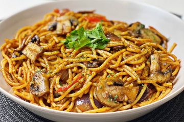 Spaghetti Aglio e Olio with Spicy Mushrooms