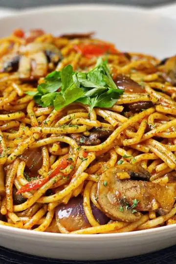 Spaghetti Aglio e Olio with Spicy Mushrooms